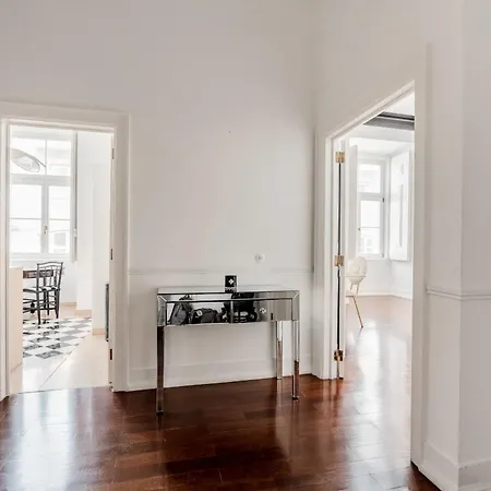 Апартаменти Chiado Deluxe By Homing